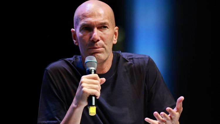 Zinedine Zidane n'est PAS le vrai nom de la légende des Bleus, voici son prénom originel : "Chez moi, on m'appelle..."