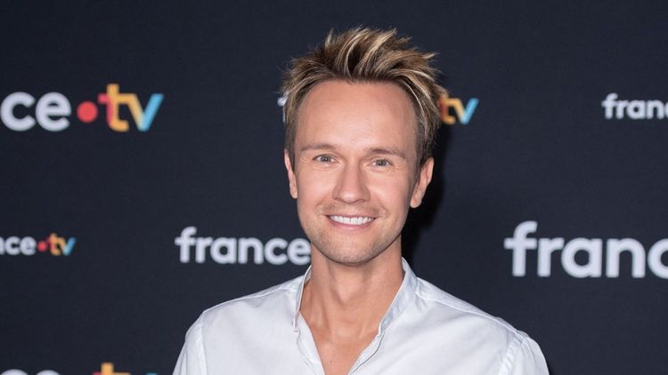 “Le premier bisou…” : rares confidences de Cyril Féraud (40 ans) sur son histoire d’amour passionnelle