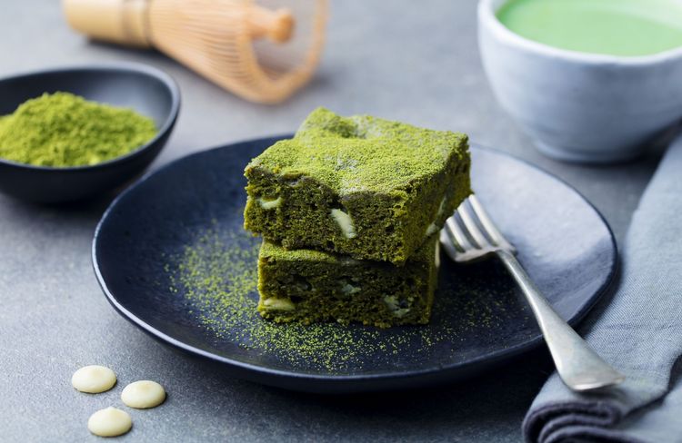 Un brownie décadent et hyper crémeux au matcha pour un goûter d’hiver