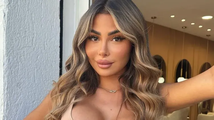 “Il est métamorphosé” : Maeva Ghennam diminue son fessier et dévoile le résultat