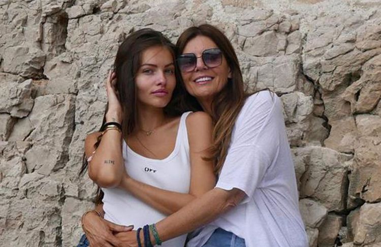Duo mère-fille : Thylane Blondeau et Veronika Loubry inspirent nos tenues de rentrée