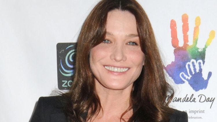 Carla Bruni : ce traitement que l’ancienne Première dame est condamnée à suivre suite à son cancer du sein