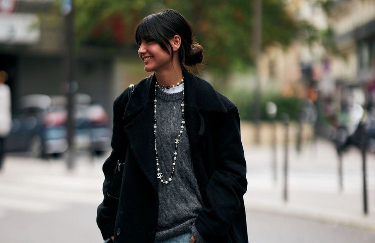 « Seesaw » : l’astuce virale qui transforme des looks amples en tenues élégantes