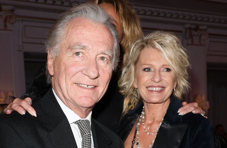 « On a beaucoup de chance » :  Sophie Davant et William Leymergie officialisent leur relation