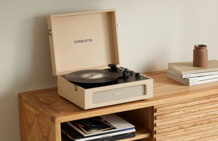 DIY : recyclez un vieux vinyle pour en faire un objet utile au quotidien