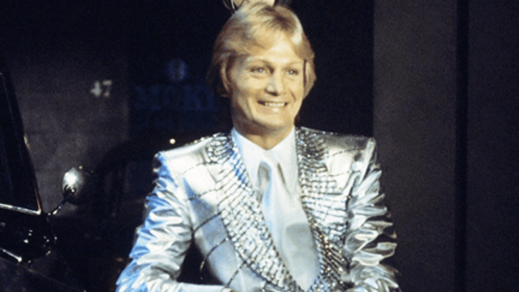 Arthur, le petit-fils de Claude François, fête ses 19 ans : photo du jeune homme qui a les mêmes traits que son grand-père