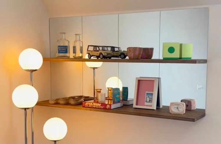 DIY déco : l’étagère miroir qui donne l’illusion d’un espace plus grand