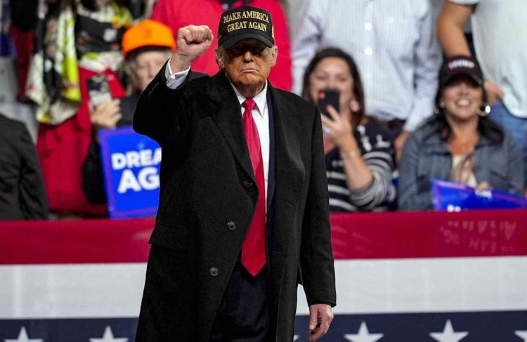 Donald Trump annonce son élection à la présidence des États-Unis à l'issue d'un scrutin historique