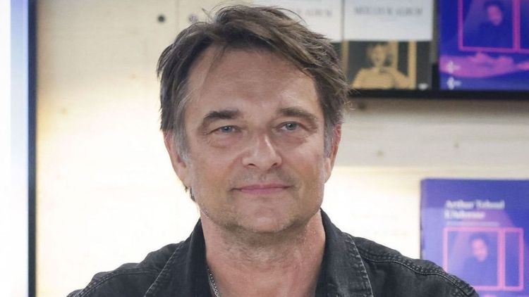 David Hallyday : il clash ses demi-sœurs, "Je pense qu'il faut qu'elles …