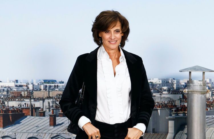 Ces 7 essentiels mode qui font le style d'Inès de la Fressange