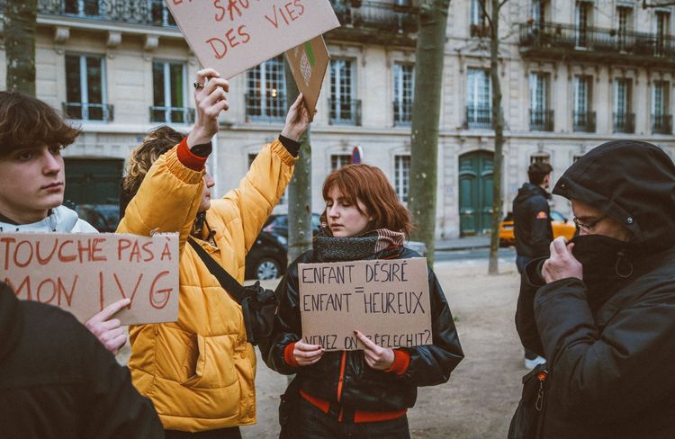 Que va changer l’inscription de l’IVG dans la Constitution ?