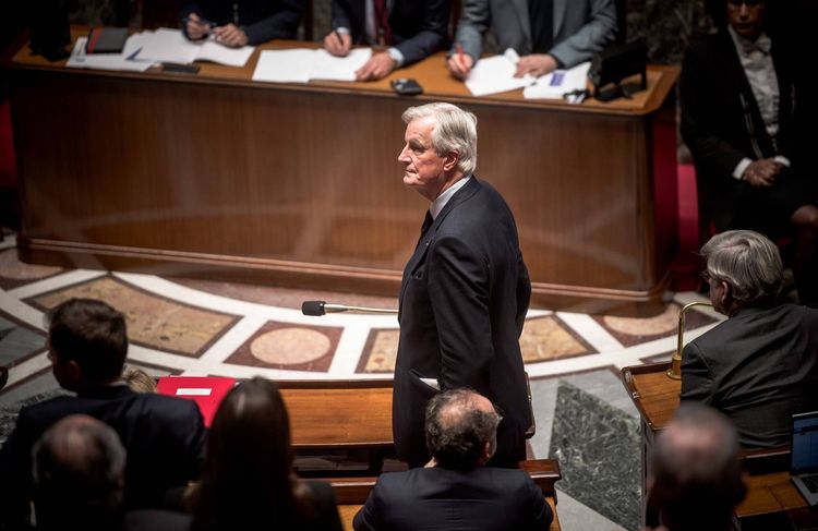 Violences contre les femmes, AESH… Ces mesures mises en péril avec la censure du gouvernement
