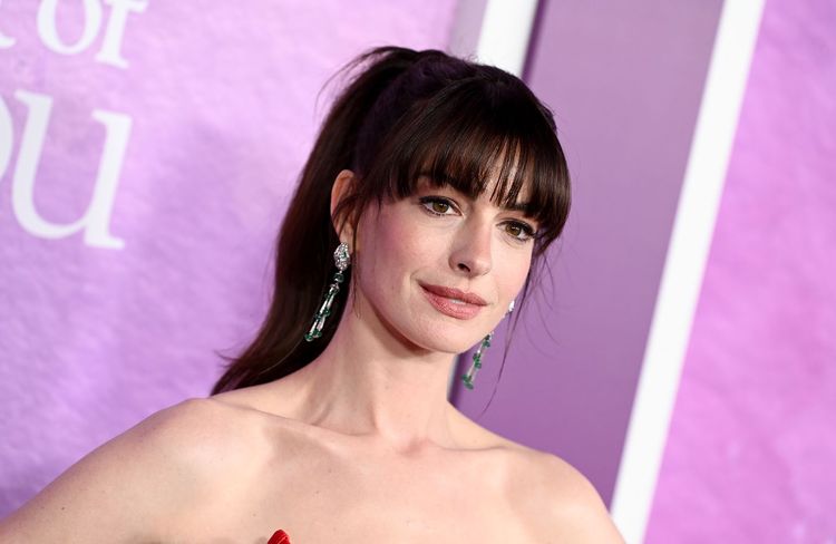 Anne Hathaway partage son étonnante astuce pour obtenir une bouche pulpeuse