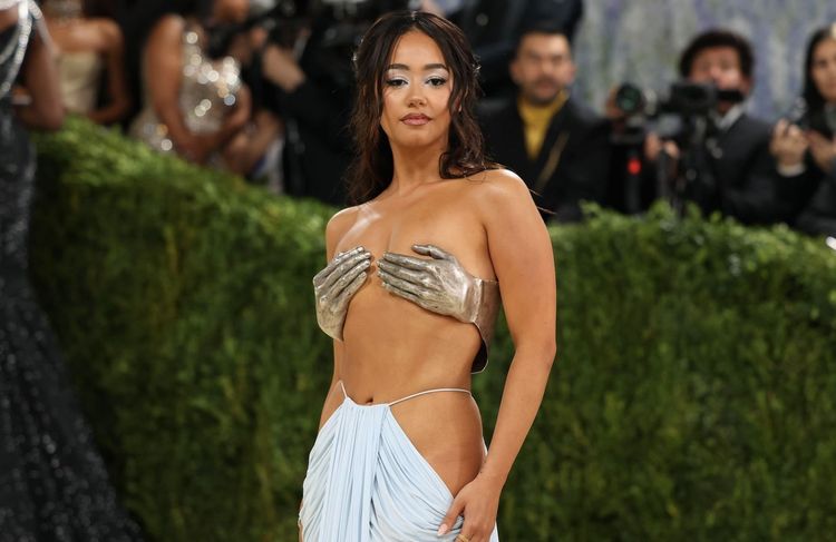 Qui est Burc Akyol, le créateur français derrière la robe sensation de Lena Mahfouf au Met Gala ?