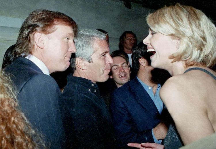 Jeffrey Esptein : de nouvelles photos compromettantes avec Donald Trump et Bill Clinton dévoilées