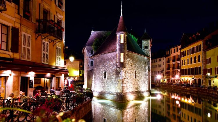 Immobilier à Annecy : hausse modérée des prix en janvier 2026