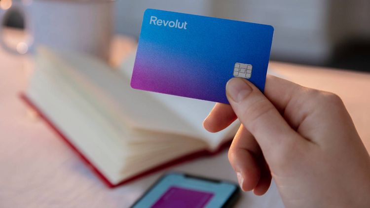 Revolut, N26, PayPal... Quels comptes bancaires étrangers dois-je déclarer aux impôts ?