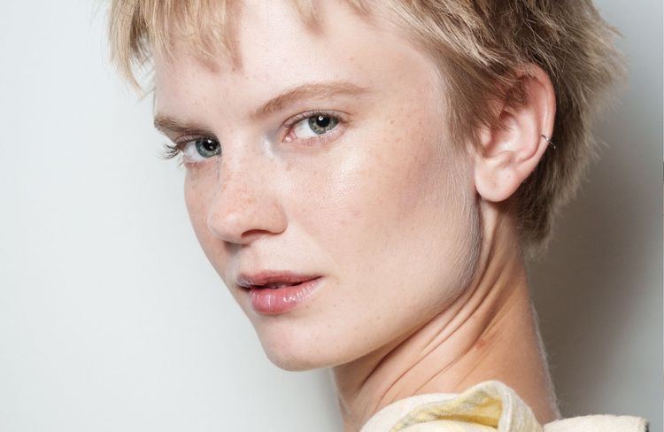 « Undetectable makeup » : quand le maquillage se fond dans la peau et bouscule les codes beauté