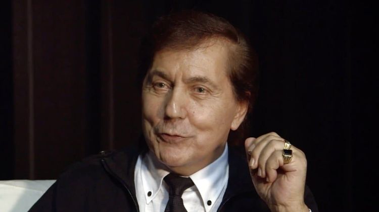 Frank Michael : le récit d'une passion secrète qui a marqué sa vie, entre émotions et souvenirs "On n'avait rien"