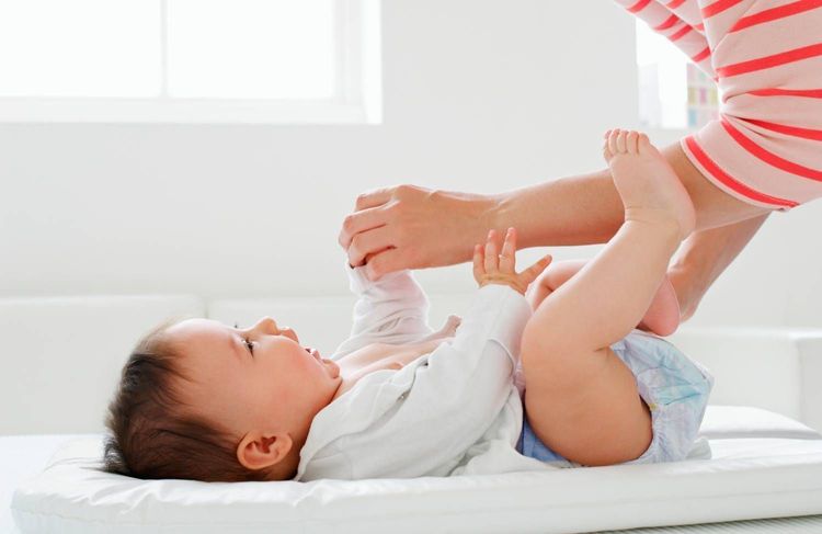 Règles du nourrisson : pourquoi certaines petites filles saignent quelques jours après la naissance ?