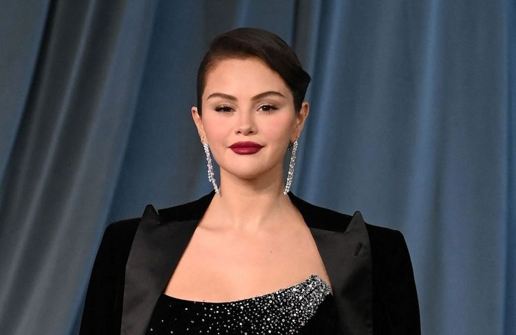 « Elle ressemble à un alien » : Selena Gomez, de nouveau cible de body-shaming après la publication d’un clip vidéo