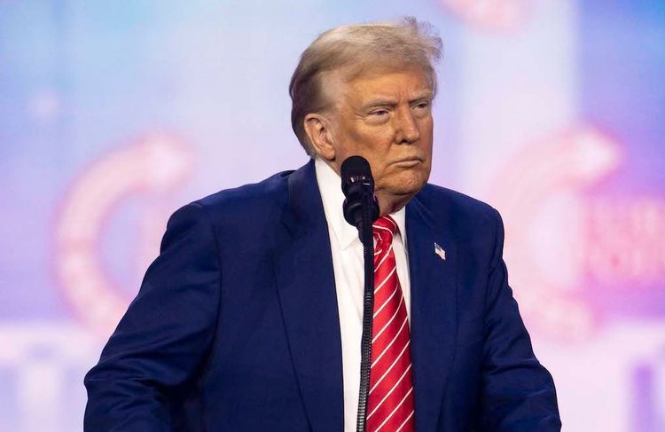 Droits LGBT+ : Donald Trump dit vouloir stopper le « délire transgenre »
