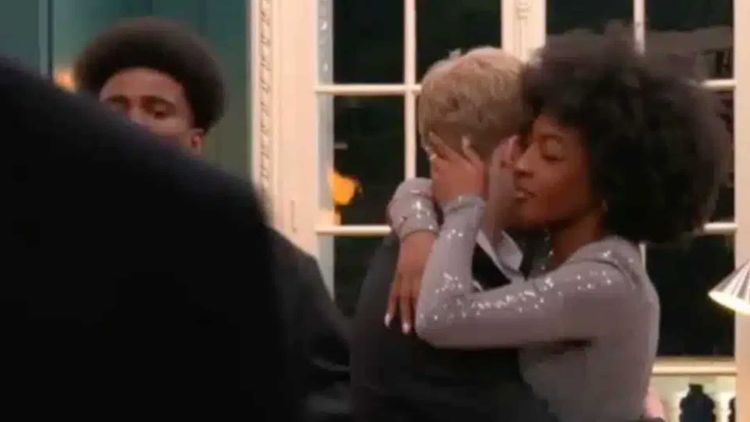Star Academy : découvrez les deux élèves qui se sont embrassés durant la soirée du Nouvel An !