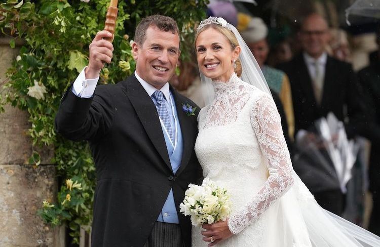 Mariage de Peter Phillips : Harriet Sperling éblouit dans une robe de mariée inspirée de celle de Kate Middleton