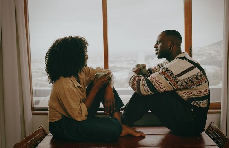 « J’écoute et ne juge pas » : quand les couples se disent leurs quatre vérités