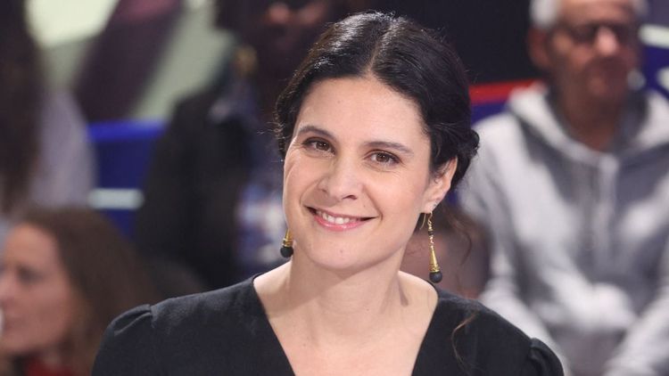 Ahurie devant "des petites filles voilées", Apolline de Malherbe en appelle à Jordan Bardella en direct sur BFMTV