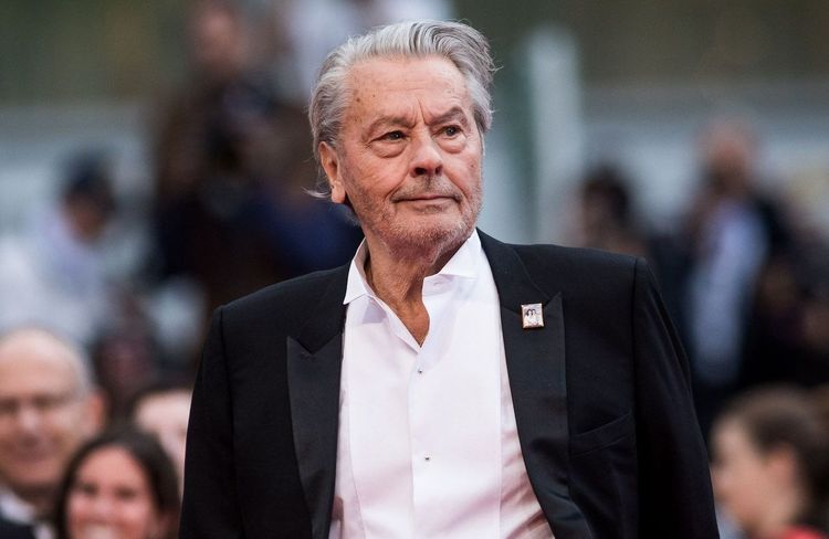 Alain Delon est-il le père d’Ari Boulogne ? La justice rend son verdict
