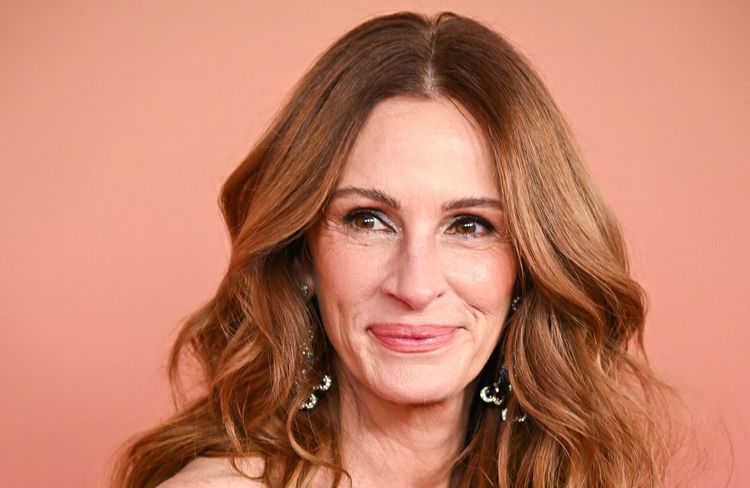 Carré blond : Julia Roberts adopte la tendance coiffure la plus flatteuse de l’été