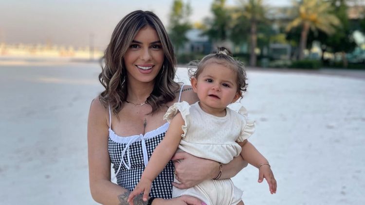 Sarah Lopez : critiquée après une vidéo avec sa fille, elle voit rouge et s'emporte !