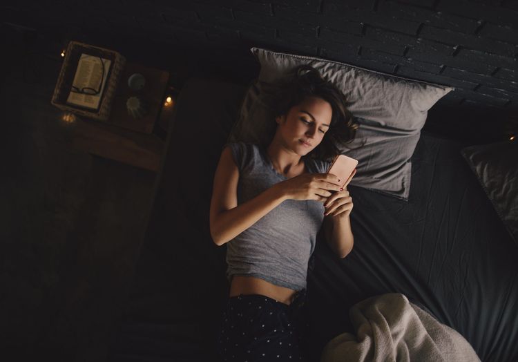 Sexe à distance : le guide pour faire l'amour sans se toucher