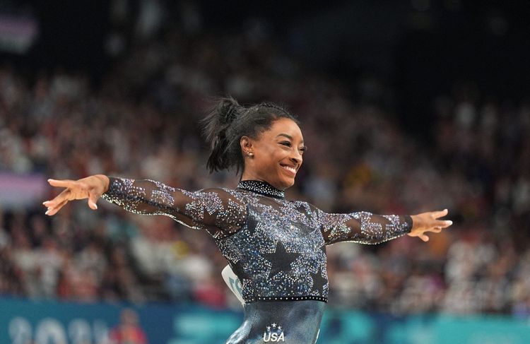 « Ne venez pas me parler de mes cheveux » : Simone Biles répond à ses détracteurs et fait taire les polémiques