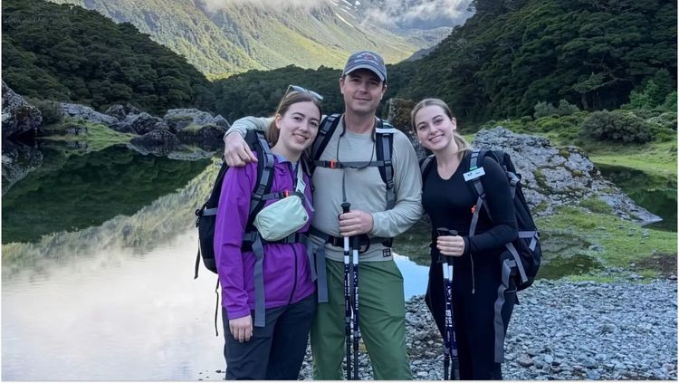 De retour sur Terre, l’astronaute veuf Reid Wiseman partage un moment touchant avec ses filles