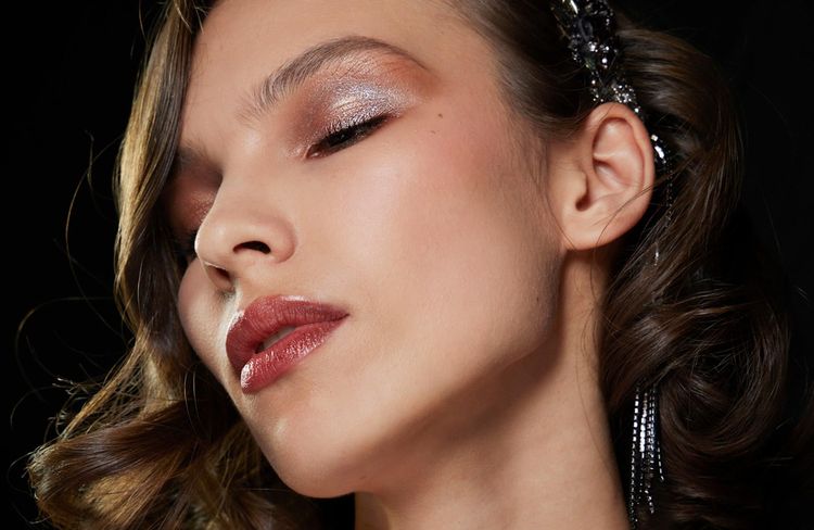 Quel rouge à lèvres choisir pour matcher avec votre tenue de soirée ?