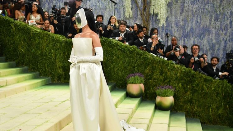 Met Gala 2026 : Timothy Mudiayi tacle les pires looks, "vas-y, tu m'as saoulé"
