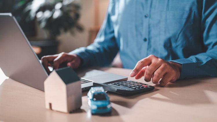 Mauvaise surprise pour votre assurance auto et habitation, il faudra bientôt payer (un peu) plus cher
