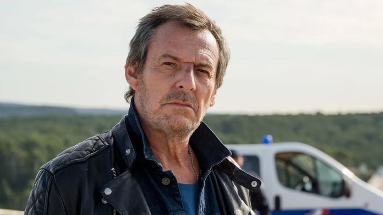 « Le plus délicat, c’est psychologiquement » : Jean-Luc Reichmann présent au théâtre malgré le cambriolage à son domicile, il explique pourquoi