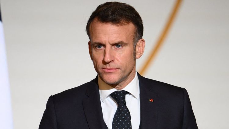 Emmanuel Macron : "Son seul but, c'est de séduire Nicolas", il ne l'a "pas quitté des yeux"