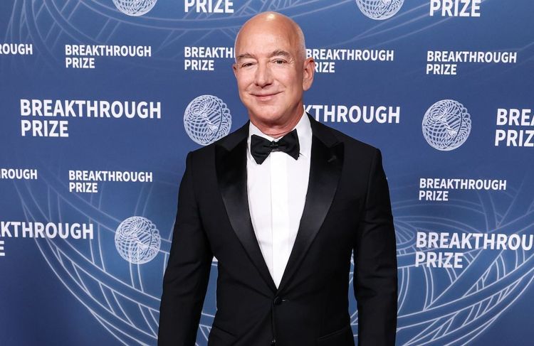 Jeff Bezos rend un bel hommage à sa mère Jacklyn décédée à l'âge de 78 ans