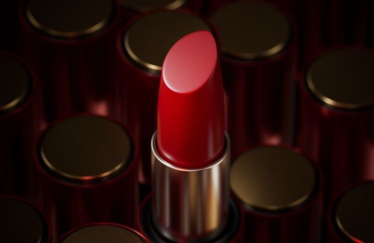 Histoire d’une pièce : le rouge à lèvres, un objet de beauté désiré comme contesté