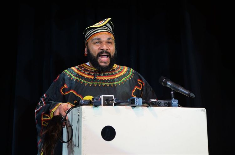 "Pédophiles, escrocs, nazis" : Dieudonné pulvérise Cyril Hanouna, la Toile sous le choc