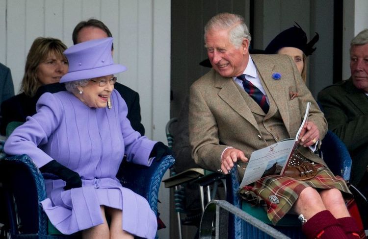 Charles III rend un poignant hommage à sa mère, Elisabeth II, à l’occasion de son 100e anniversaire