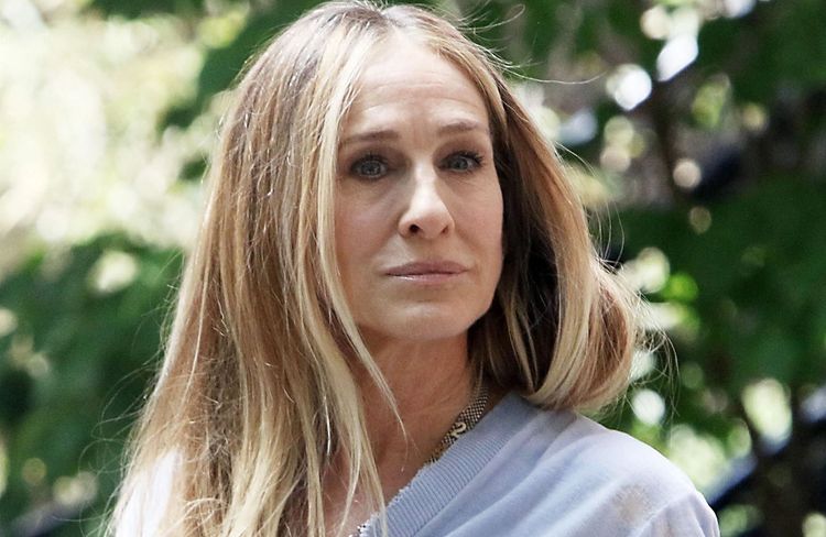 Sarah Jessica Parker : à 59 ans, elle prouve que cet accessoire cheveux n’a pas d’âge