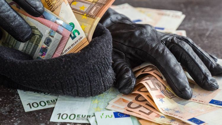 « 31 000 euros sur le Livret A »... Ce prof de philosophie détournait l'argent des cagnottes en ligne