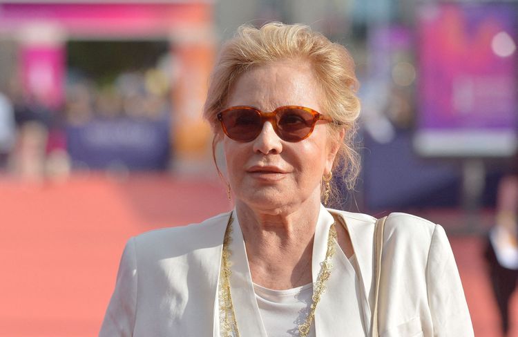 Sylvie Vartan fait ses adieux à la scène, sa fille Darina présente à ses côtés