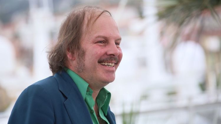 Philippe Katerine écrit une chanson en hommage à Julie Depardieu et dévoile sa réaction après l’avoir écoutée