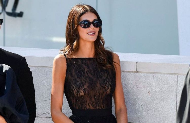 Kaia Gerber fait des ballerines Repetto les chaussures ultimes de la rentrée